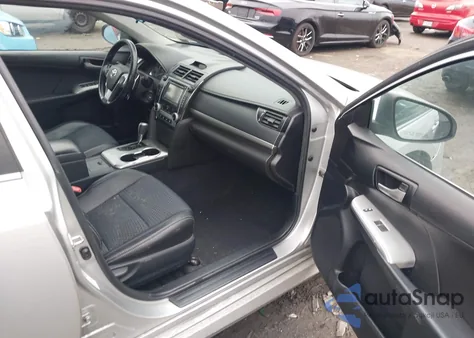 2014 Toyota Camry Se z USA, uszkodzony, nr VIN 4T1BF1FK5EU329228